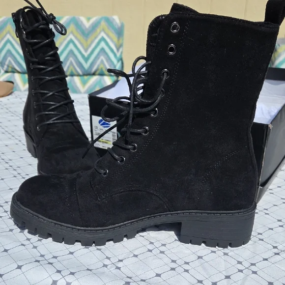 Modern Rebel Black Lace Up Boots - Picture 2 of 9
